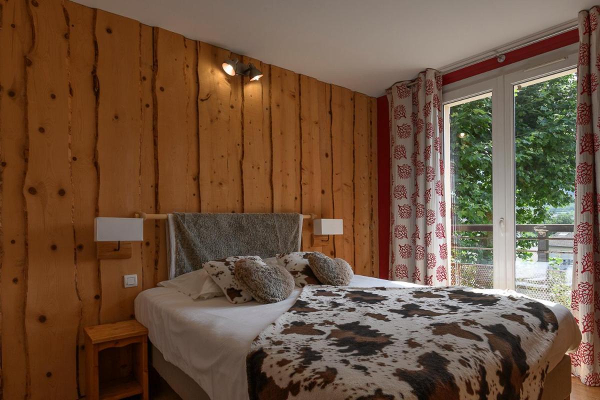Logis Hotel Restaurant Le Castel Fleuri Saint Jean en Royans Bagian luar foto