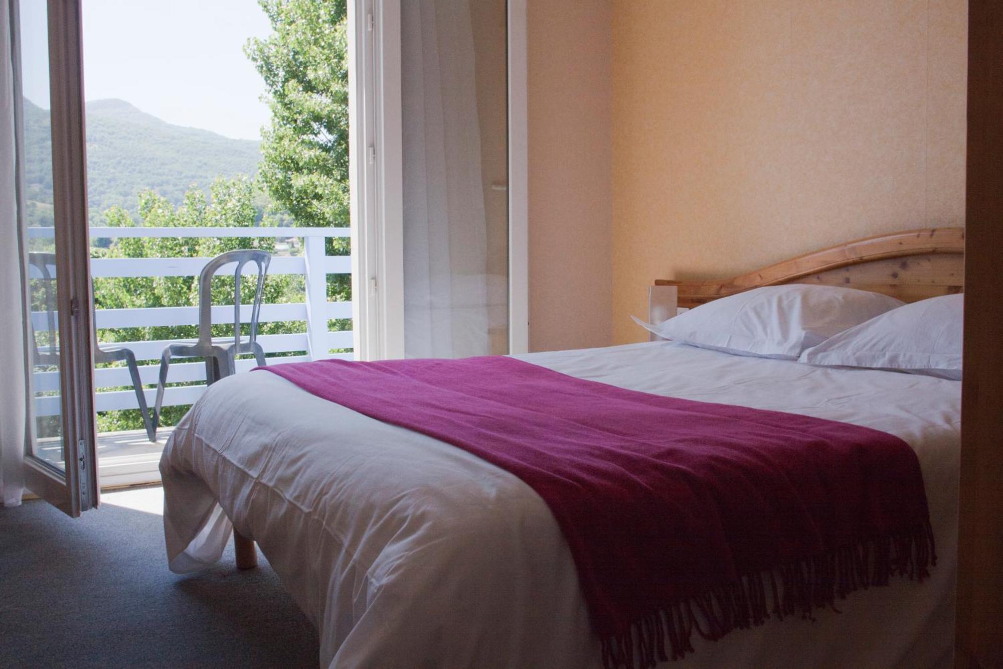 Logis Hotel Restaurant Le Castel Fleuri Saint Jean en Royans Bagian luar foto