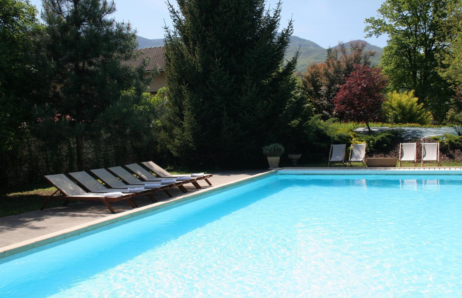 Logis Hotel Restaurant Le Castel Fleuri Saint Jean en Royans Bagian luar foto