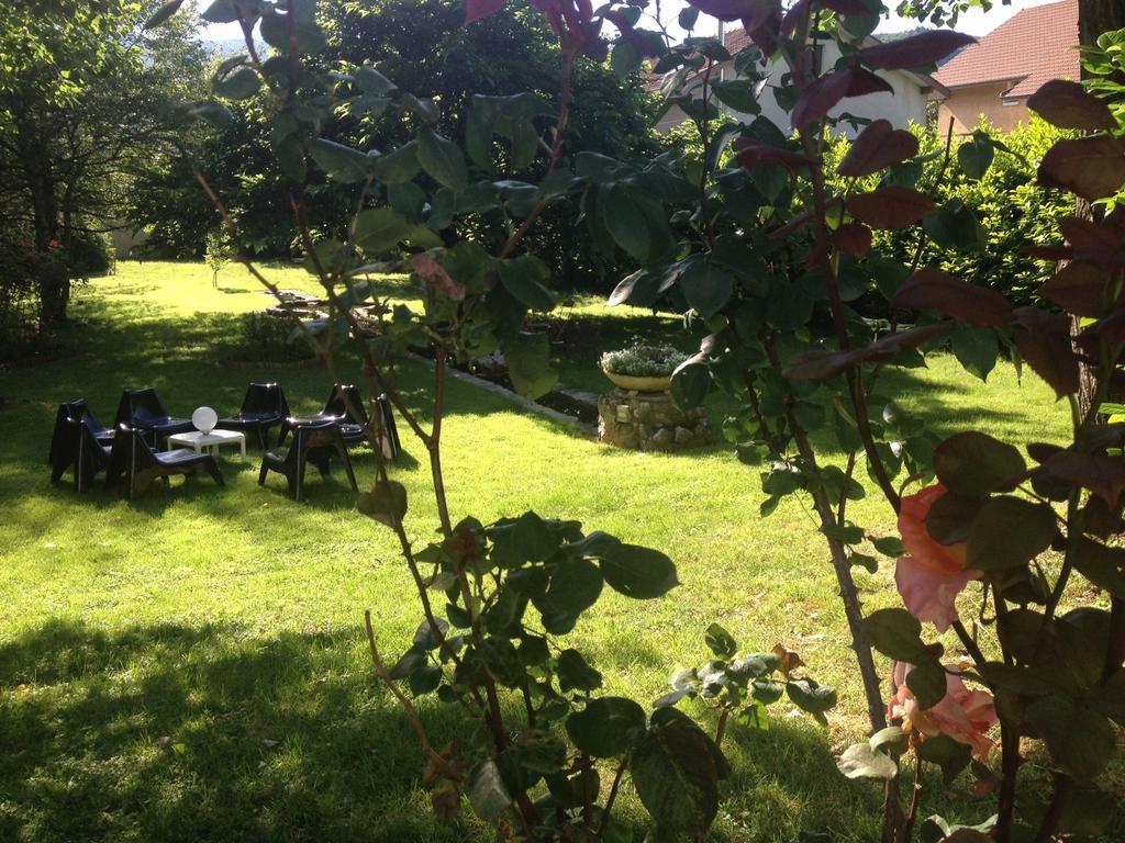 Logis Hotel Restaurant Le Castel Fleuri Saint Jean en Royans Bagian luar foto