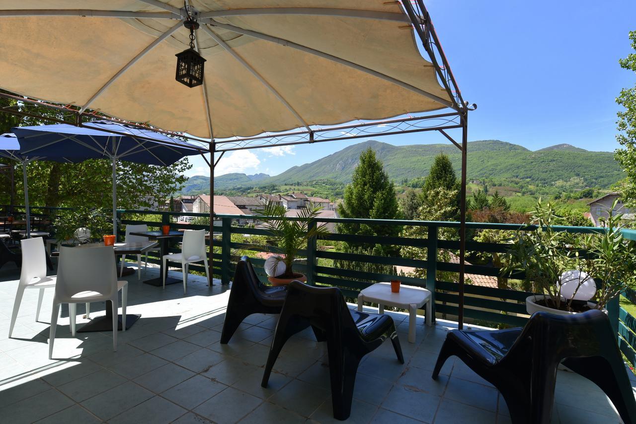 Logis Hotel Restaurant Le Castel Fleuri Saint Jean en Royans Bagian luar foto