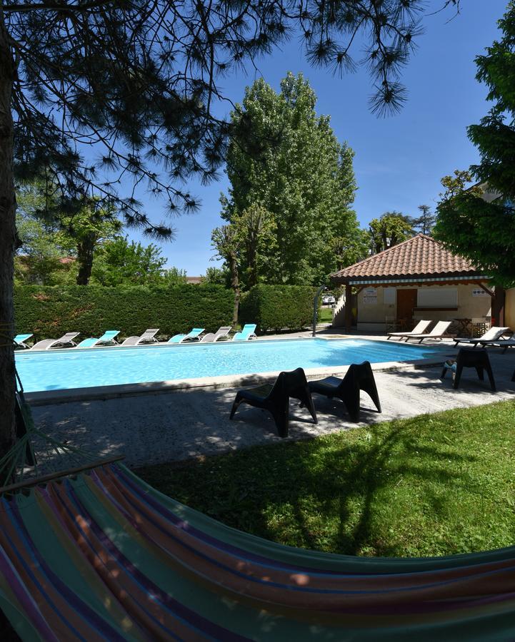 Logis Hotel Restaurant Le Castel Fleuri Saint Jean en Royans Bagian luar foto