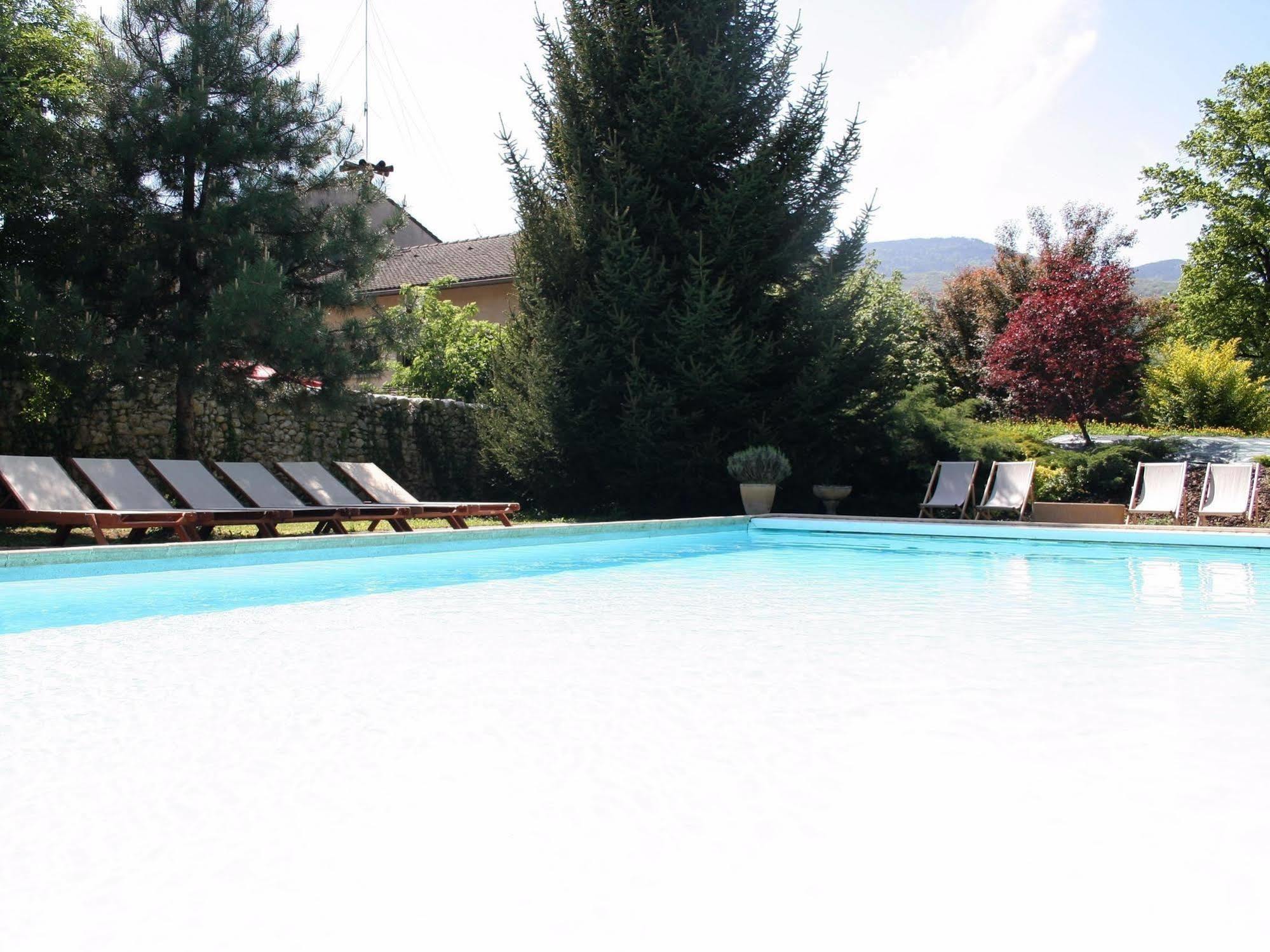Logis Hotel Restaurant Le Castel Fleuri Saint Jean en Royans Bagian luar foto