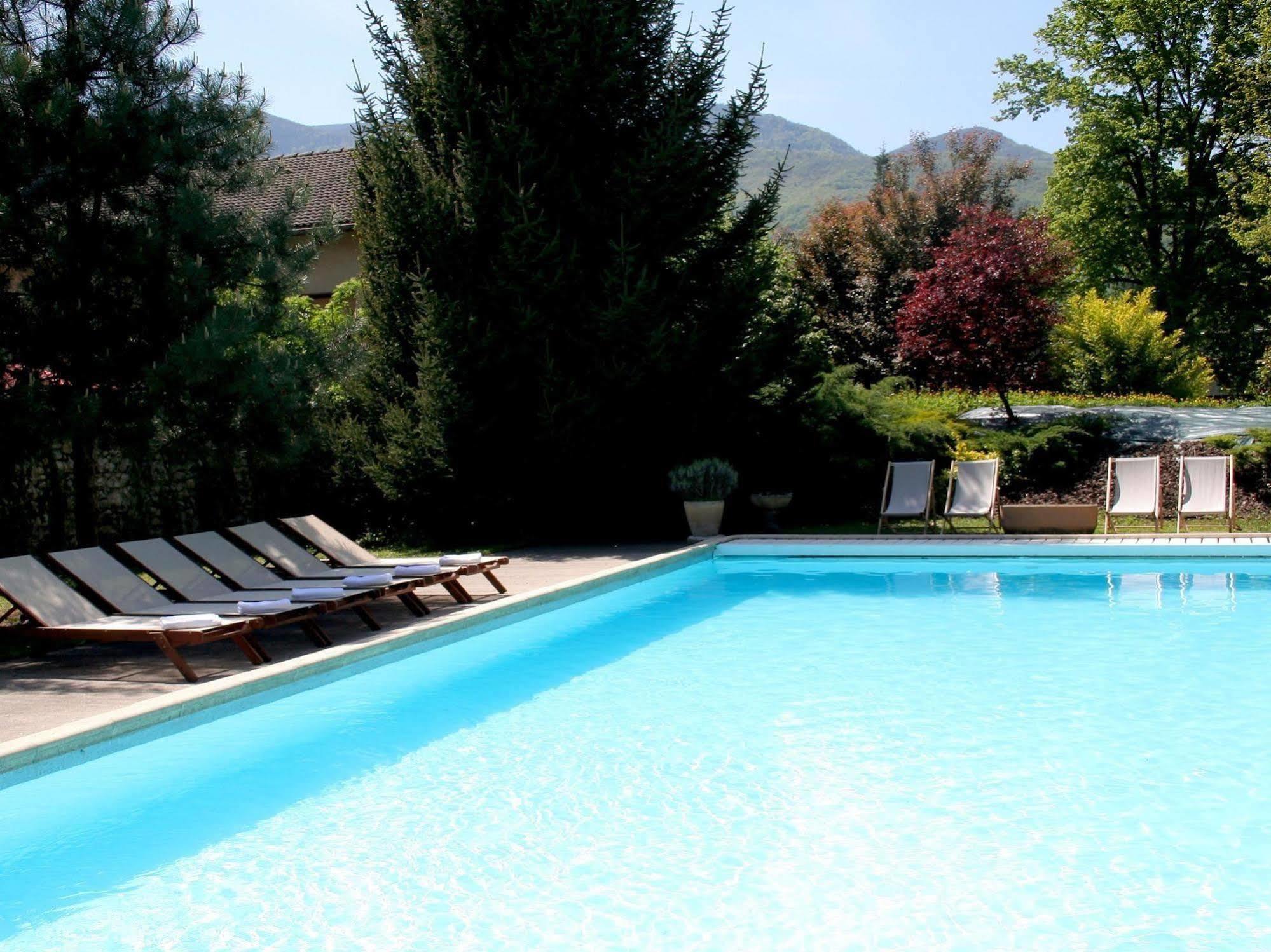 Logis Hotel Restaurant Le Castel Fleuri Saint Jean en Royans Bagian luar foto