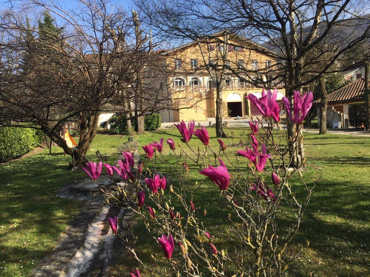 Logis Hotel Restaurant Le Castel Fleuri Saint Jean en Royans Bagian luar foto