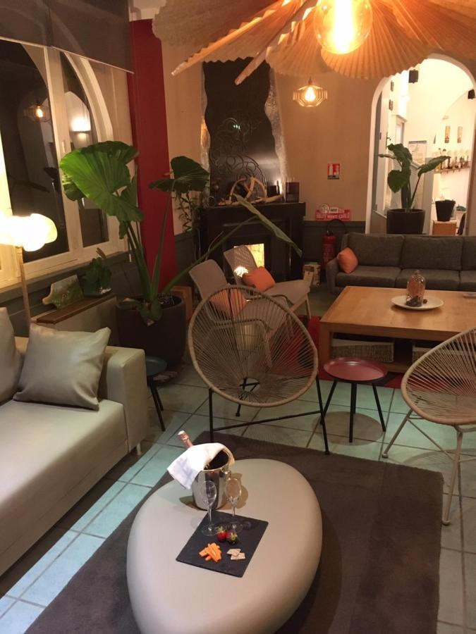 Logis Hotel Restaurant Le Castel Fleuri Saint Jean en Royans Bagian luar foto
