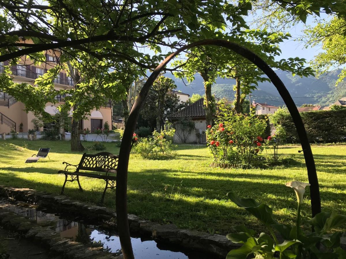 Logis Hotel Restaurant Le Castel Fleuri Saint Jean en Royans Bagian luar foto