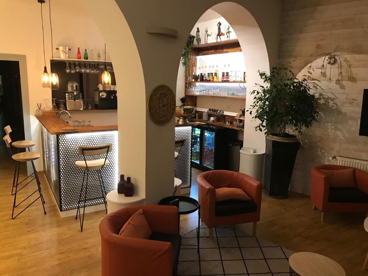 Logis Hotel Restaurant Le Castel Fleuri Saint Jean en Royans Bagian luar foto