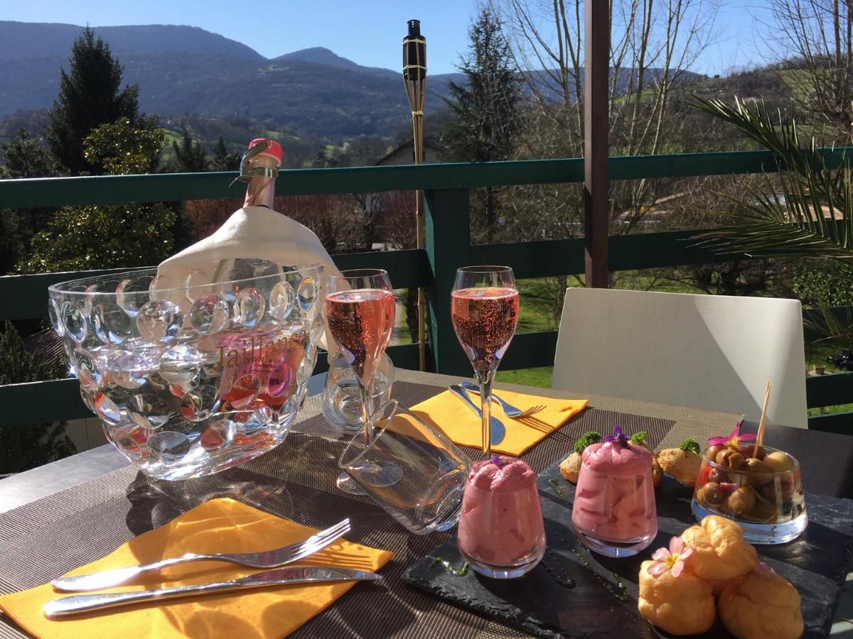 Logis Hotel Restaurant Le Castel Fleuri Saint Jean en Royans Bagian luar foto
